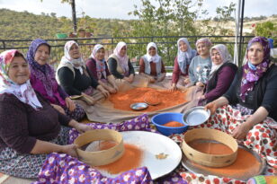 Demirci’nin Şifalı Tarhanası İmece İle Yapılıyor