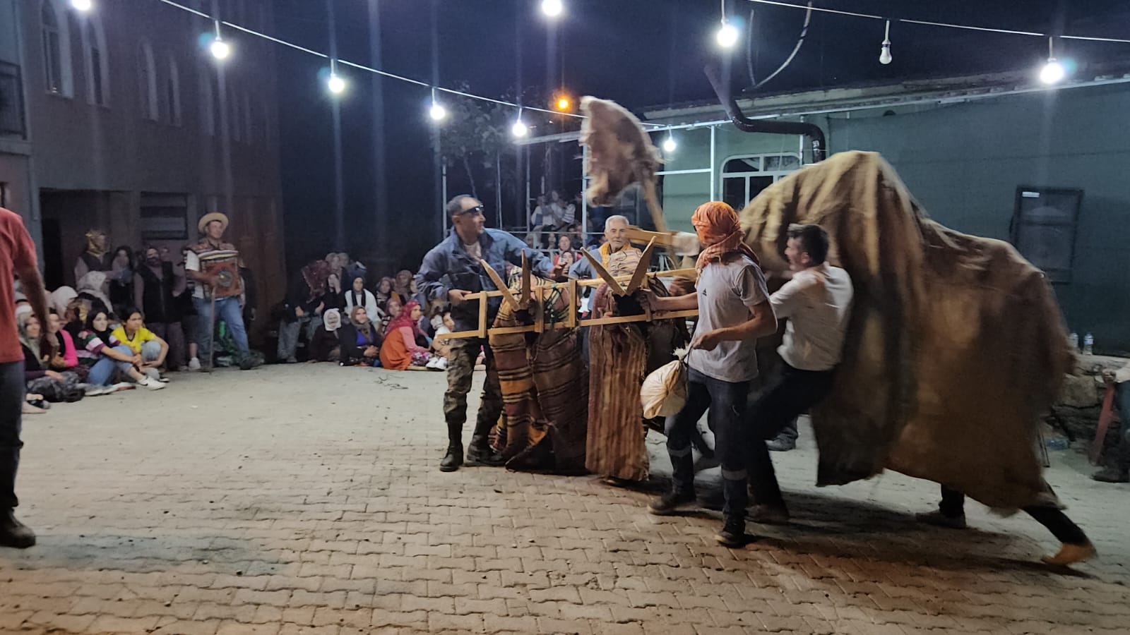 Demirci’de Asırlık Gelenek Bayramlarda Yaşatılıyor